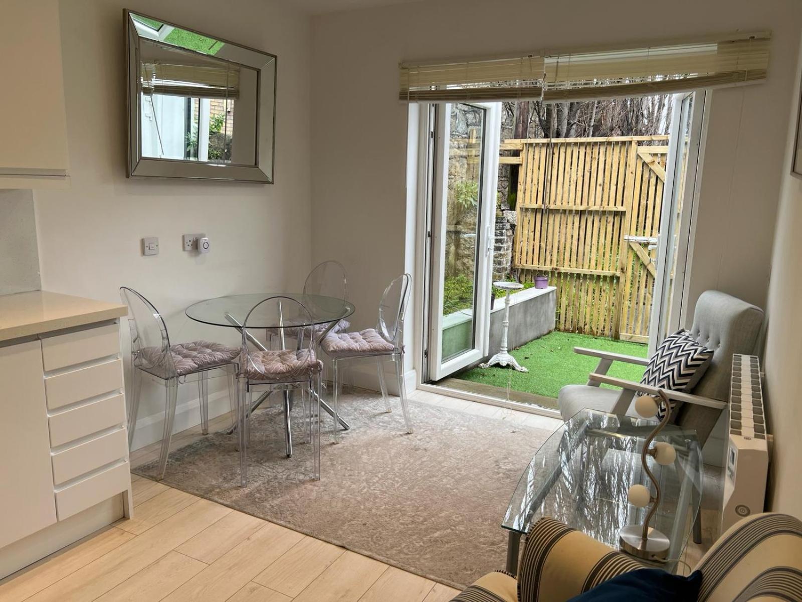Apartment Cosy One Bedroom Ballsbridge Dublin